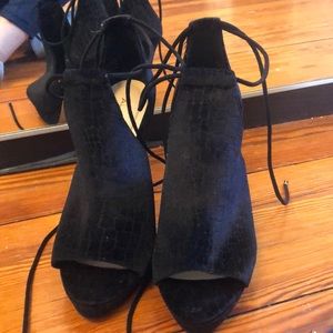 Aldo Black Velvet Tie Heels